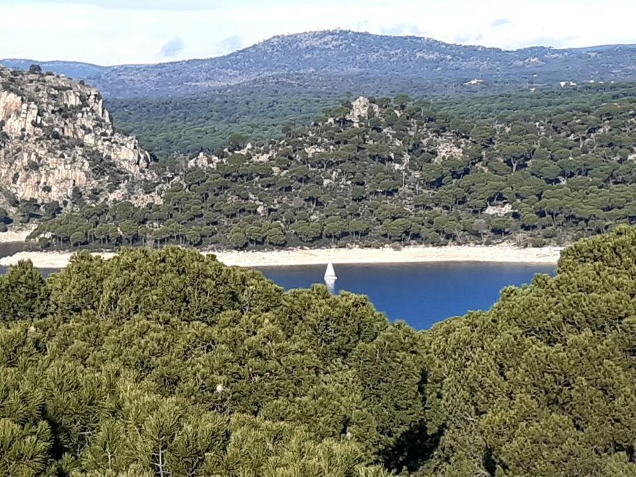 Acogedor Apartamento Con Bellas Vistas Al Embalse 圣马丁德瓦尔德 外观 照片